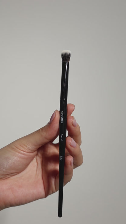 E20 Eyeshadow Soft Blender Brush