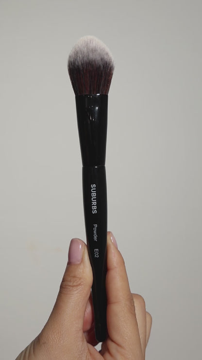 E02 Tapered Face Brush