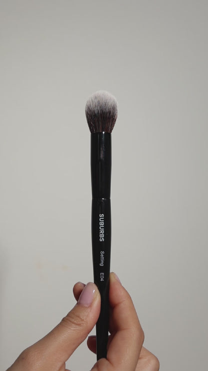 E04 Round Tapered Face Setting Brush